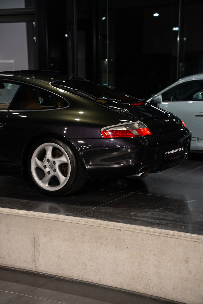 Porsche 996 Carrera 4 Millennium Edition