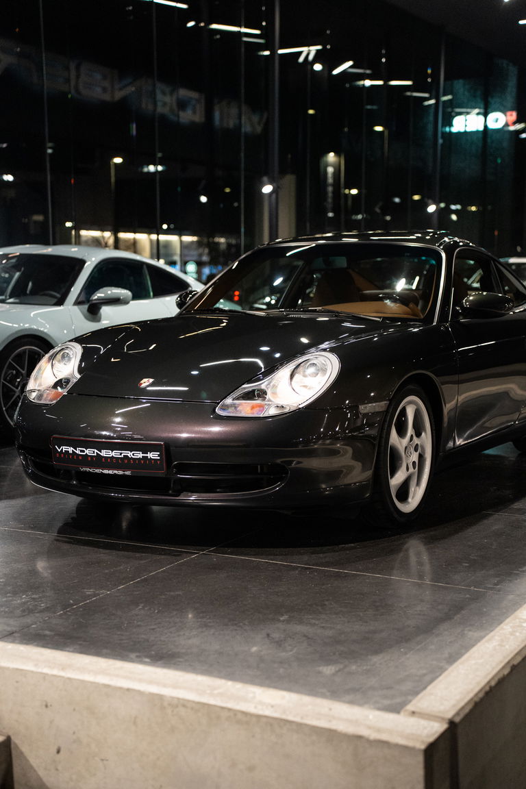 Porsche 996 Carrera 4 Millennium Edition