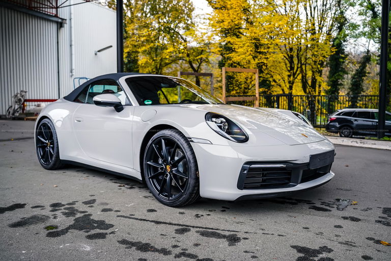 Porsche 992 Carrera