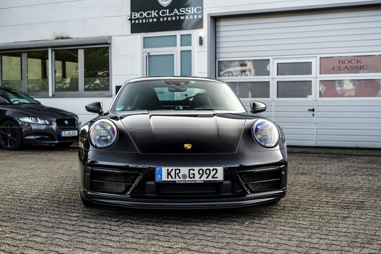 Porsche 992 Carrera GTS