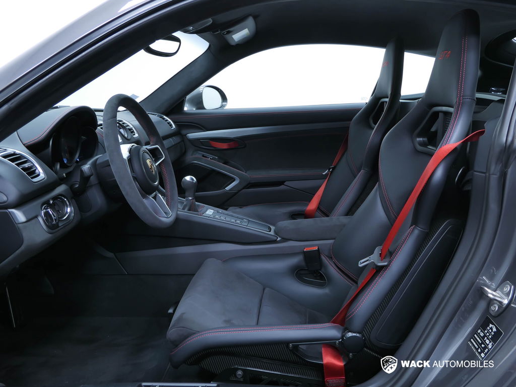 Porsche 981 Cayman GT4