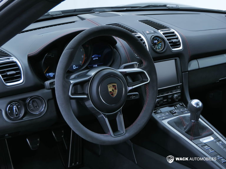 Porsche 981 Cayman GT4