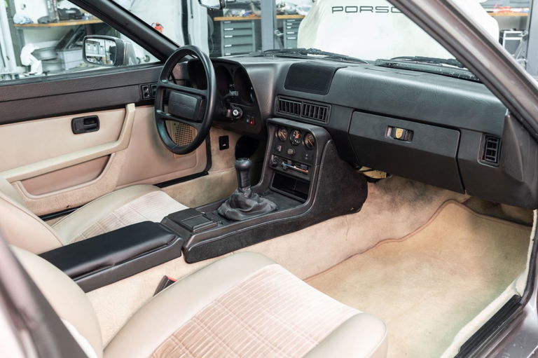 Porsche 924 S