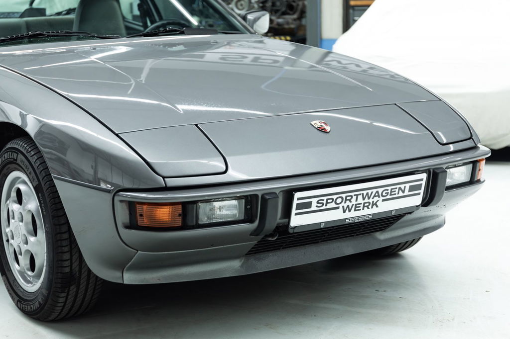 Porsche 924 S