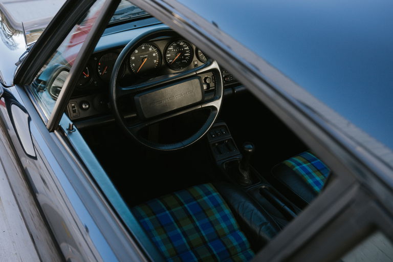 Porsche 964 Carrera 4