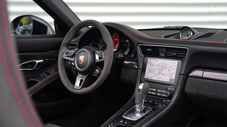 Porsche 991.2 Carrera GTS