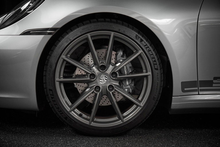 Porsche 992 Carrera T