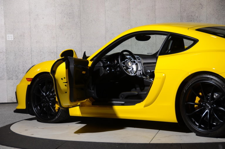 Porsche 981 Cayman GT4
