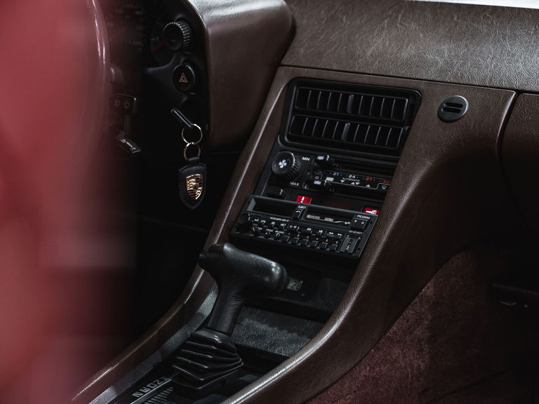 Porsche 928 S