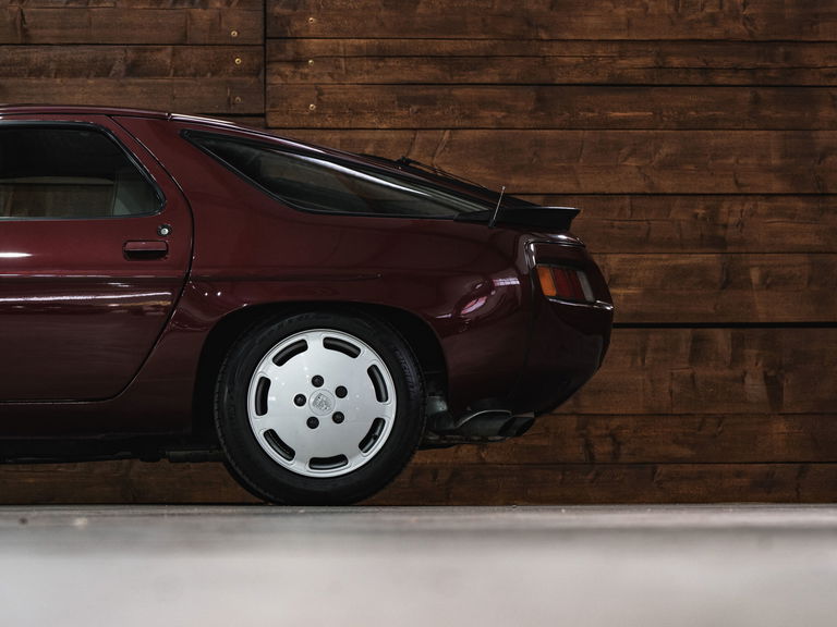 Porsche 928 S