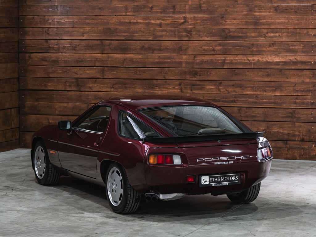 Porsche 928 S