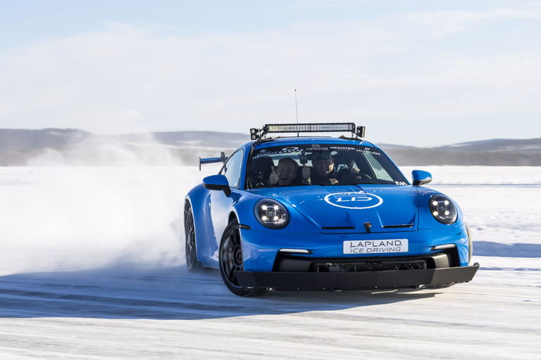 Lapland Ice Driving – Driften im 911 GT3 mit bis zu 200 km/h!