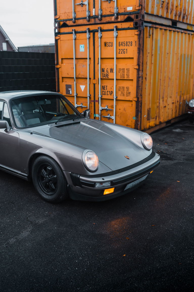 Porsche 911 Carrera 3.2 (US)