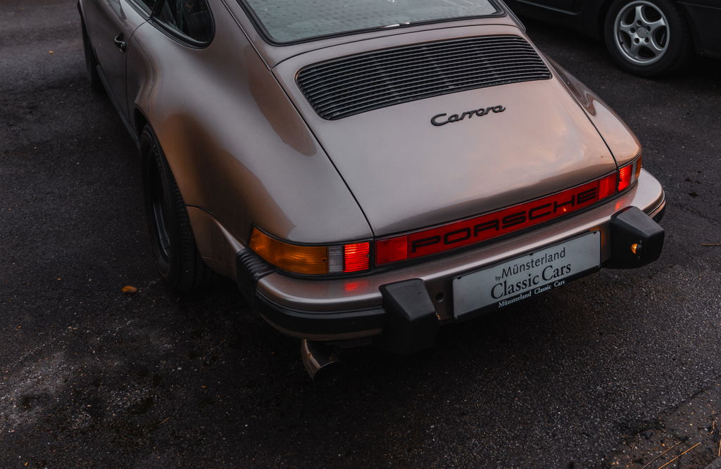 Porsche 911 Carrera 3.2 (US)