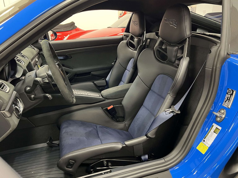 Porsche 718 Cayman GT4 RS