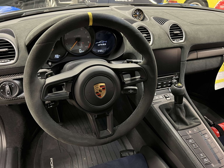 Porsche 718 Cayman GT4 RS