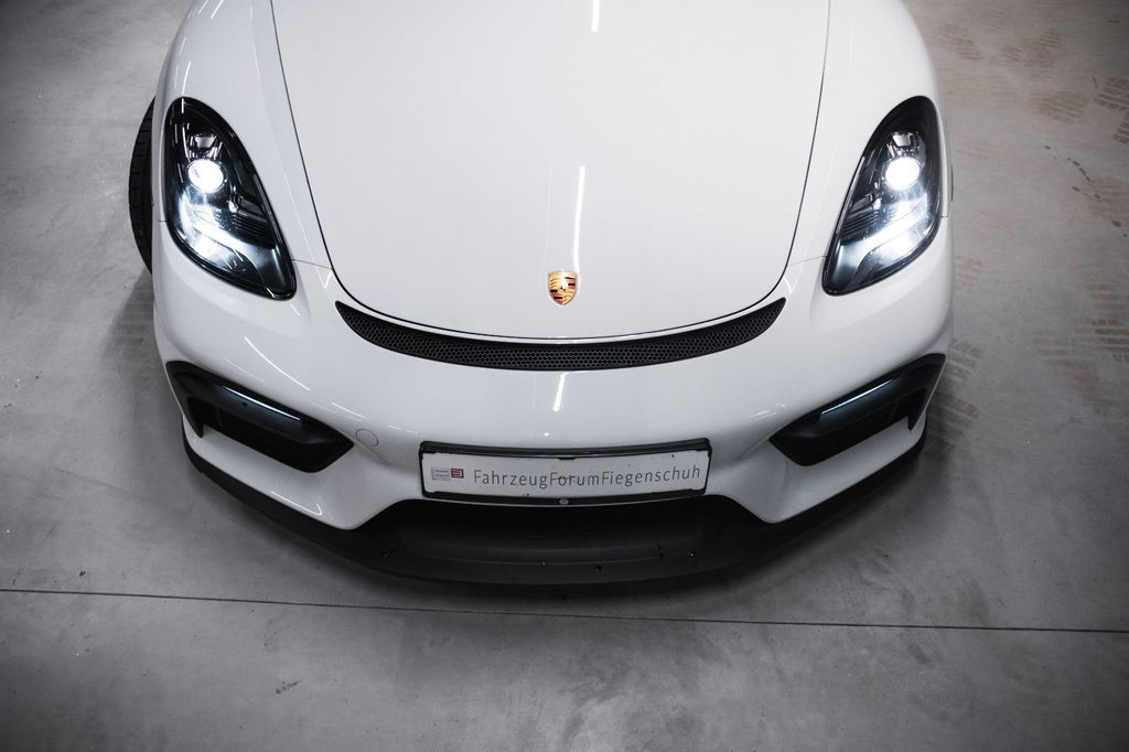 Porsche 718 Cayman GT4