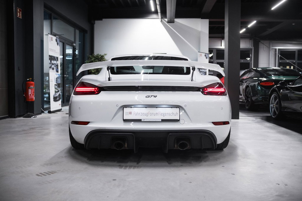 Porsche 718 Cayman GT4
