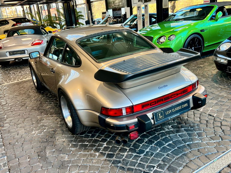 Porsche 911 Turbo 3.3