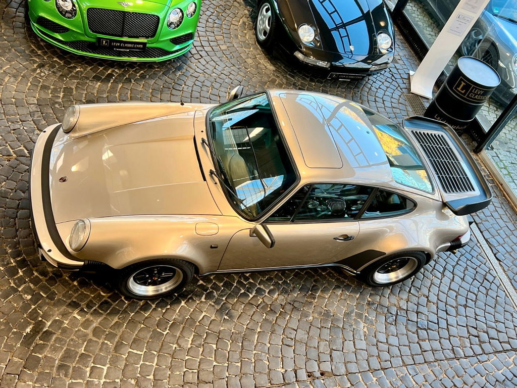 Porsche 911 Turbo 3.3