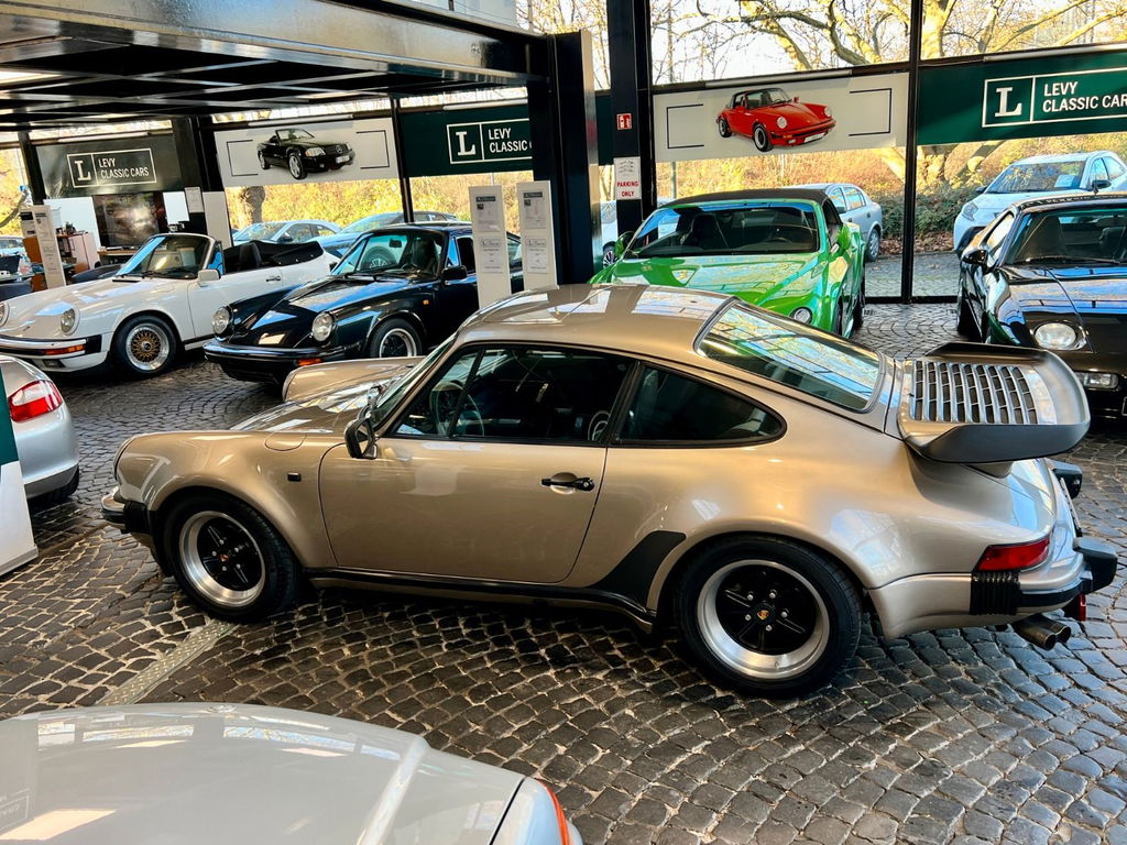 Porsche 911 Turbo 3.3