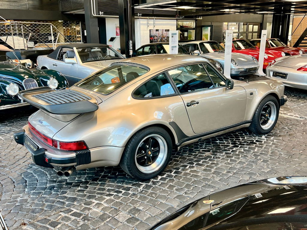 Porsche 911 Turbo 3.3