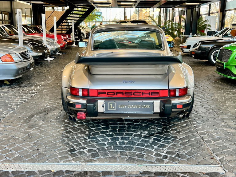 Porsche 911 Turbo 3.3