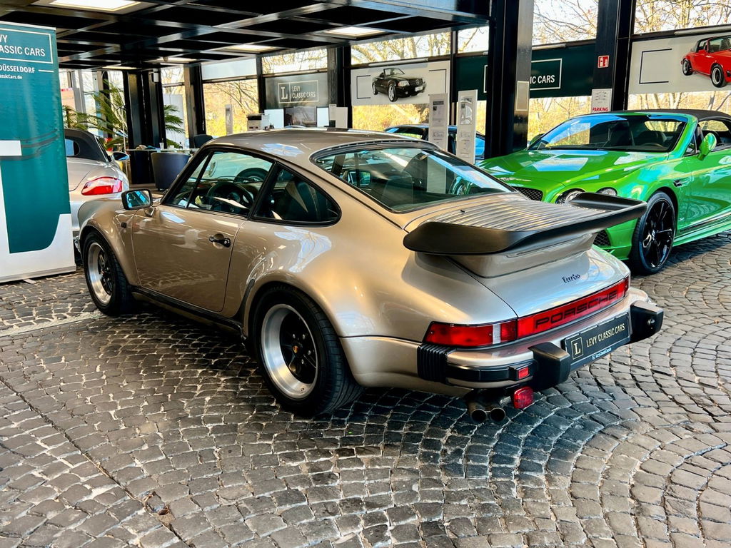 Porsche 911 Turbo 3.3