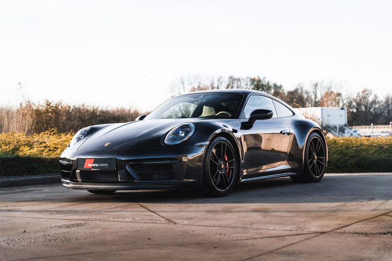 Porsche 992 Carrera 4 GTS
