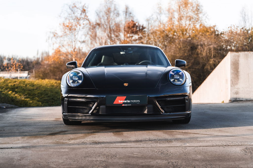 Porsche 992 Carrera 4 GTS