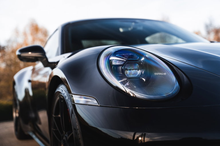 Porsche 992 Carrera 4 GTS