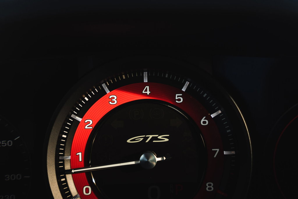 Porsche 992 Carrera 4 GTS