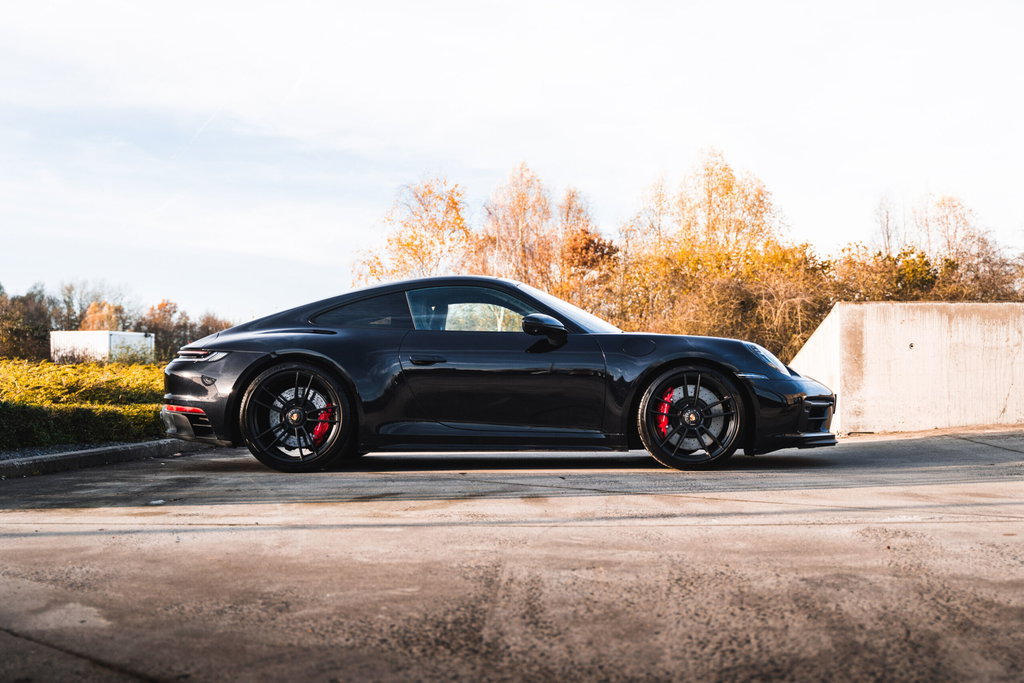 Porsche 992 Carrera 4 GTS