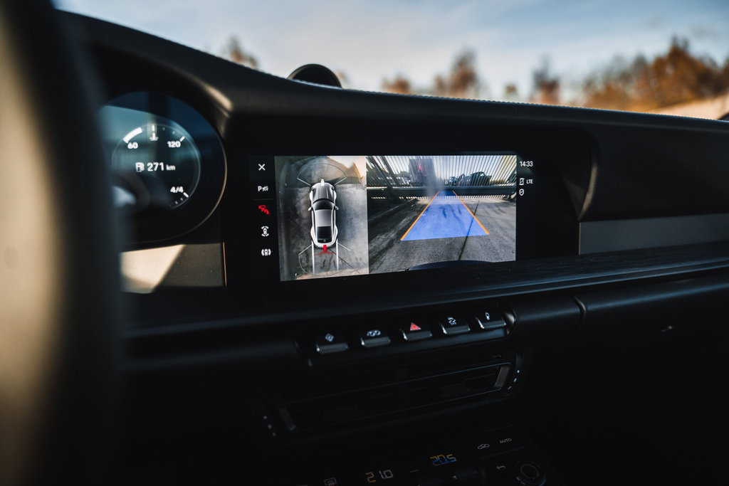 Porsche 992 Carrera 4 GTS