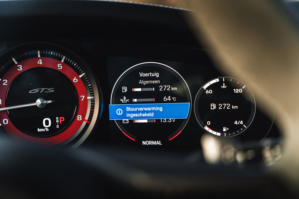 Porsche 992 Carrera 4 GTS