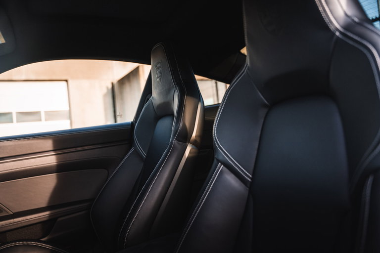 Porsche 992 Carrera 4 GTS