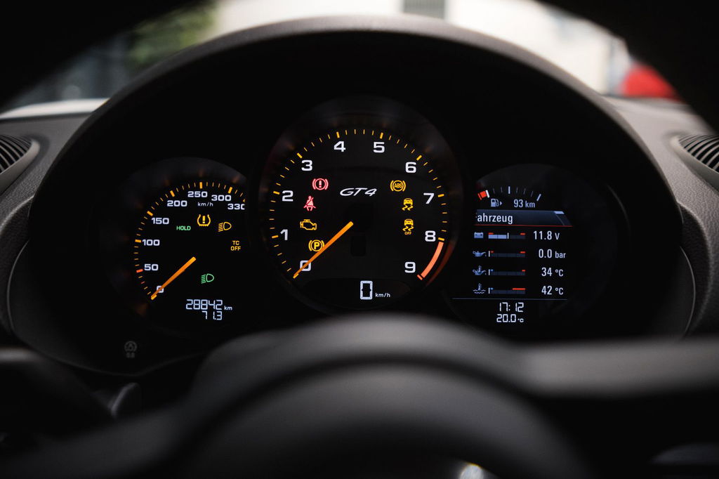 Porsche 718 Cayman GT4