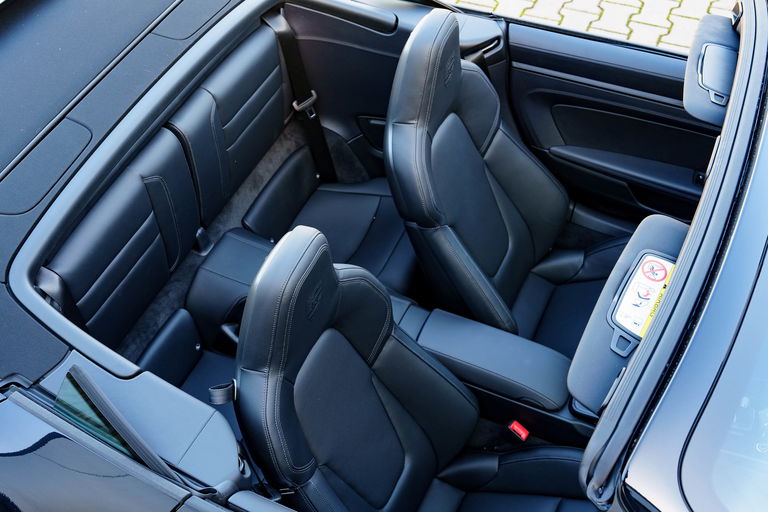 Porsche 992 Carrera GTS