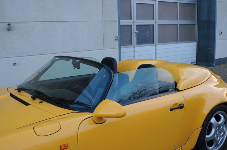Porsche 964 Carrera 2 Speedster