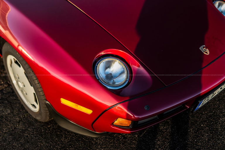 Porsche 928