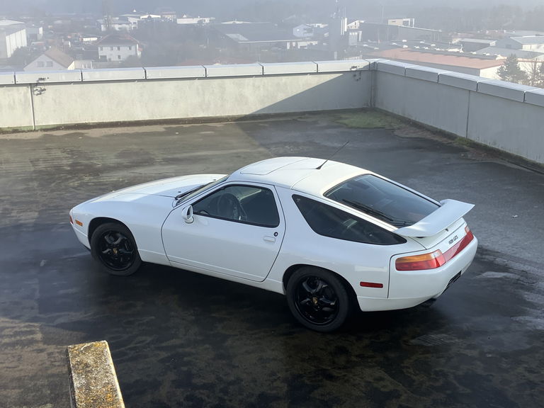 Porsche 928 GTS