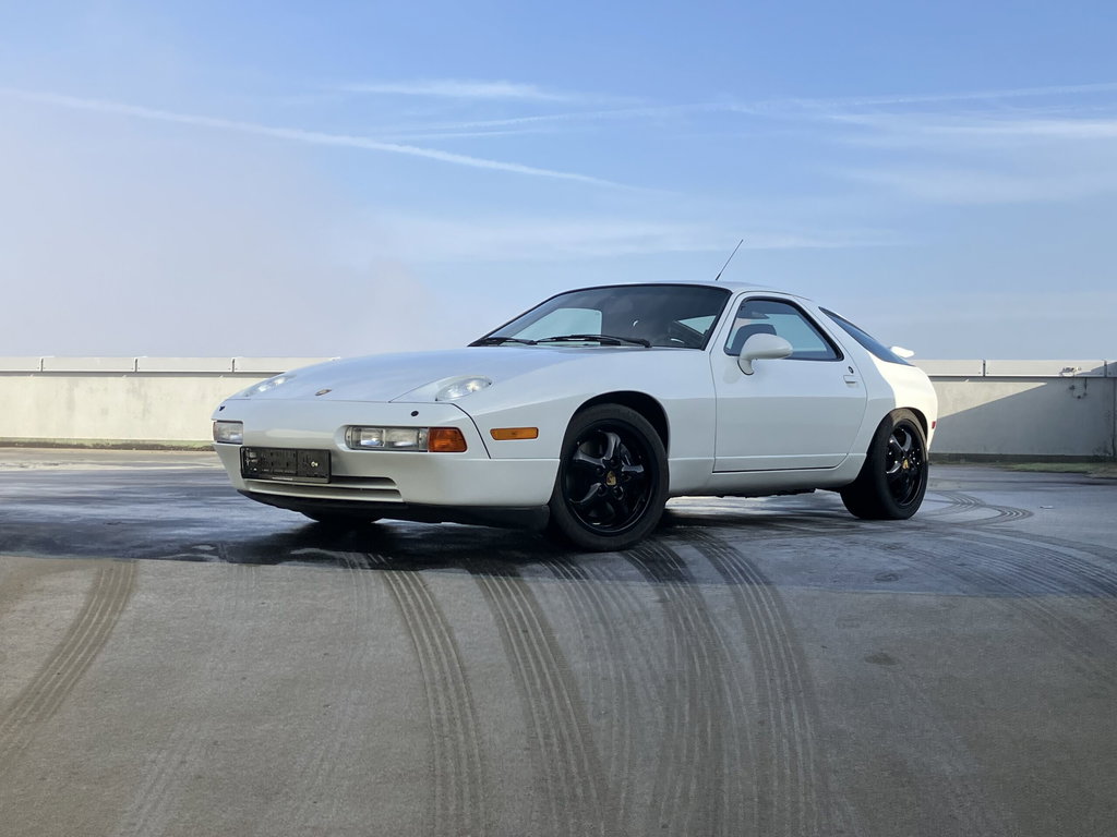 Porsche 928 GTS