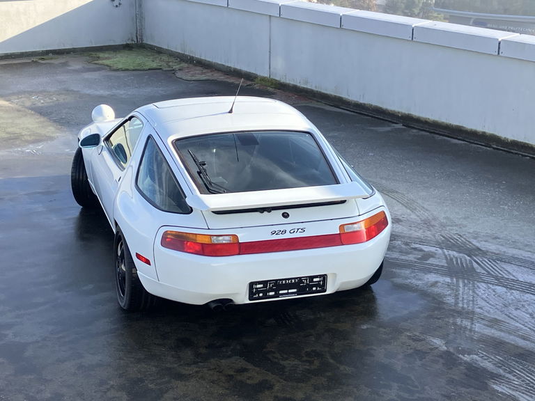 Porsche 928 GTS