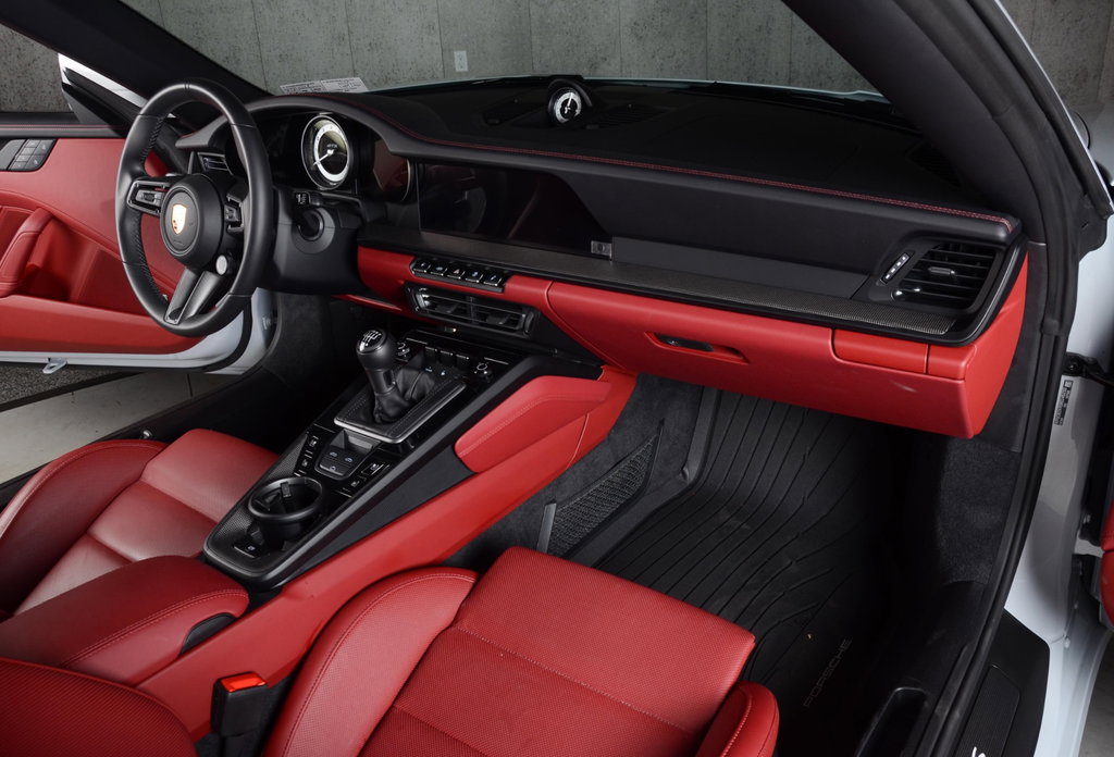 Porsche 992 Carrera GTS