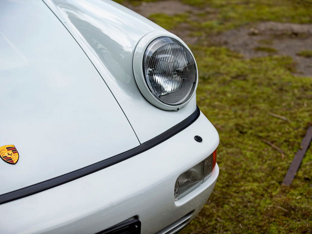 Porsche 964 Carrera 2 Speedster