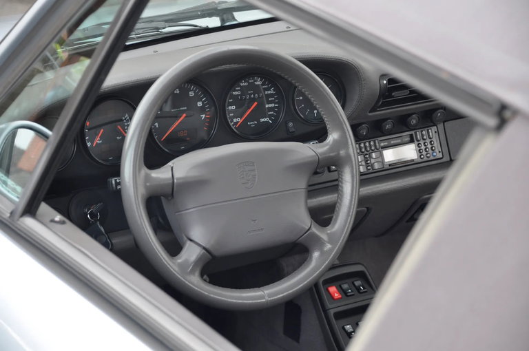 Porsche 993 Carrera 4