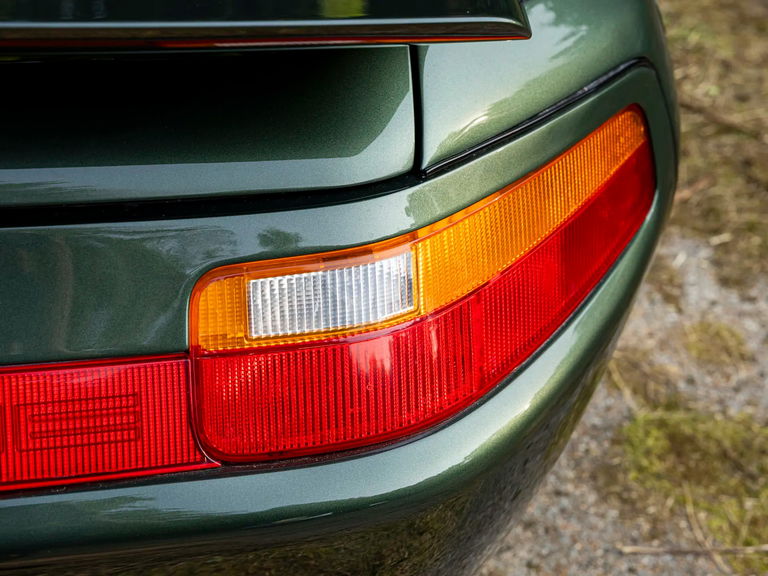 Porsche 928 GTS