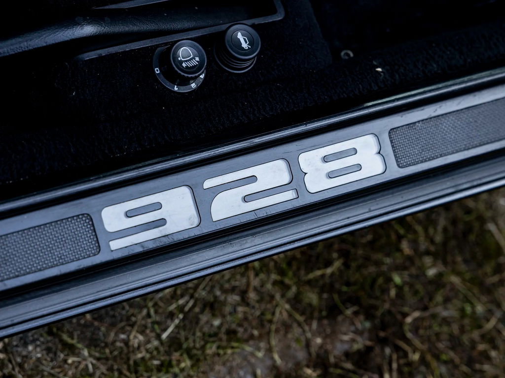 Porsche 928 S4