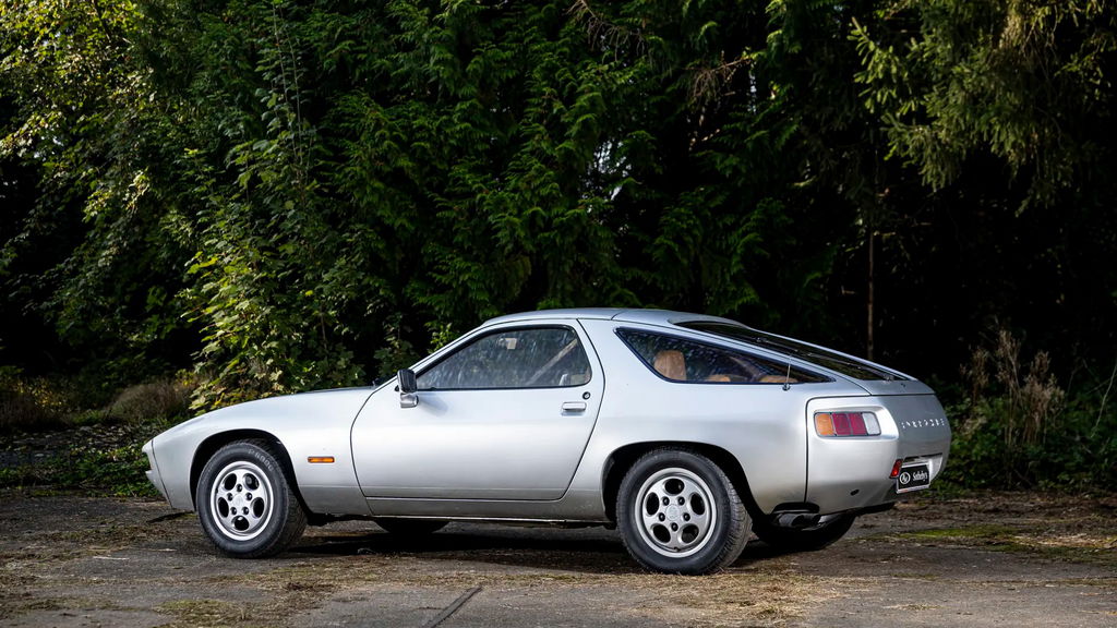 Porsche 928