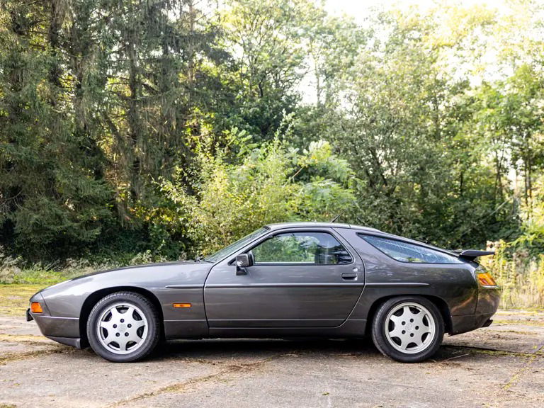 Porsche 928 GT